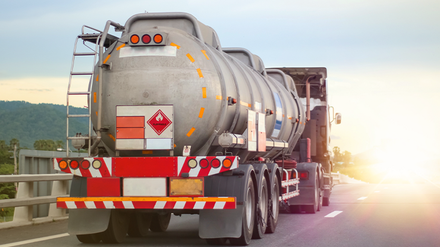 Trabalha com carga perigosa? Veja quais são seus direitos e indenizações garantidos por lei!