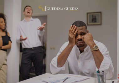 Sofrendo assédio moral no trabalho? Saiba como identificar os tipos, o que diz a lei e o que fazer para se proteger.